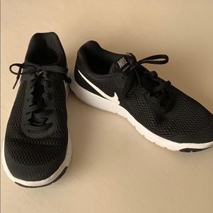 Nike Women’s Flex Experience Run 6